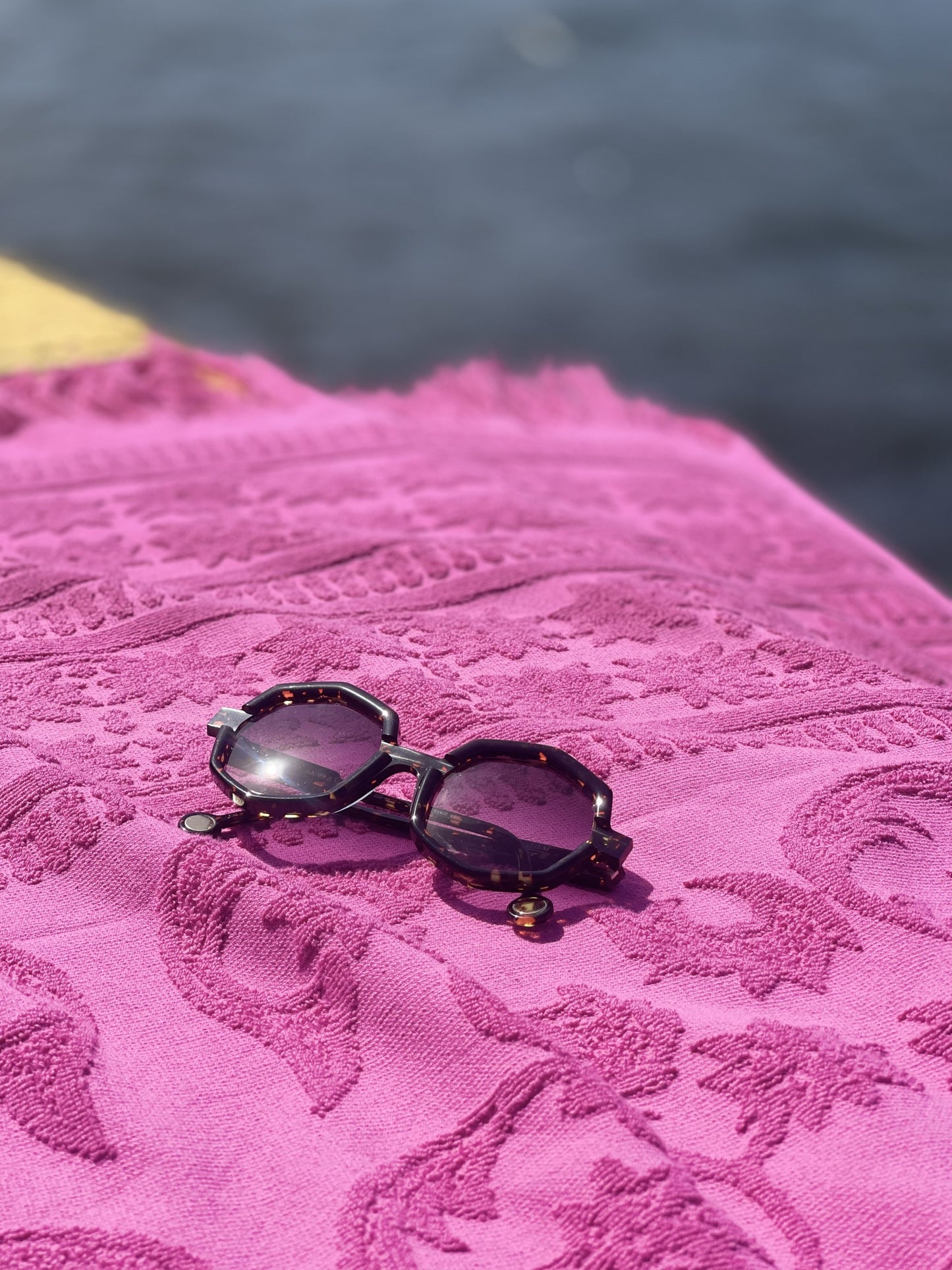 Lotus Flower pink Saudan Towel